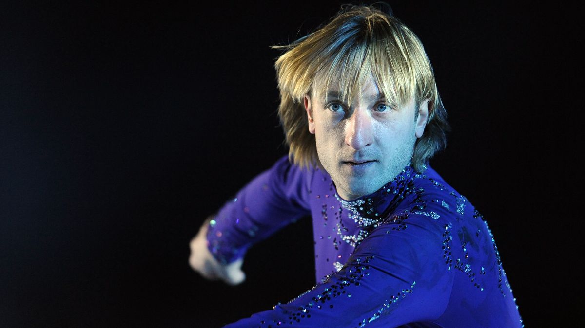 Pljuščenkova syna odvezla sanitka. Měl horečky, otec ho přesto nutil bruslit